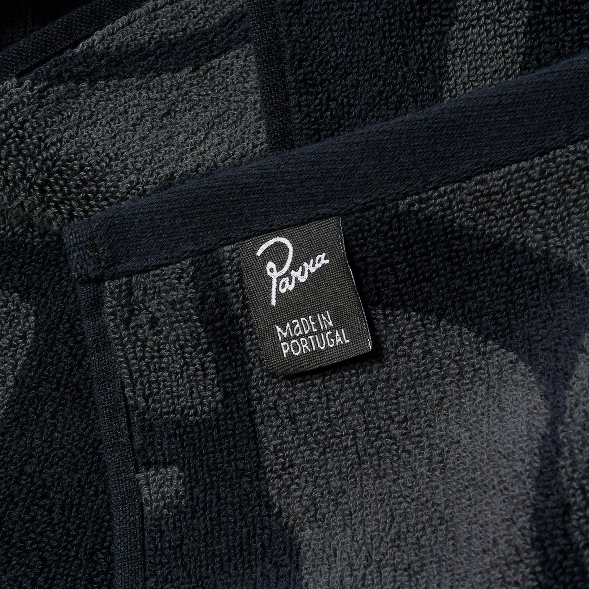 By Parra Broken FTP Bath Towel Set Of 2 - Black - Image 6