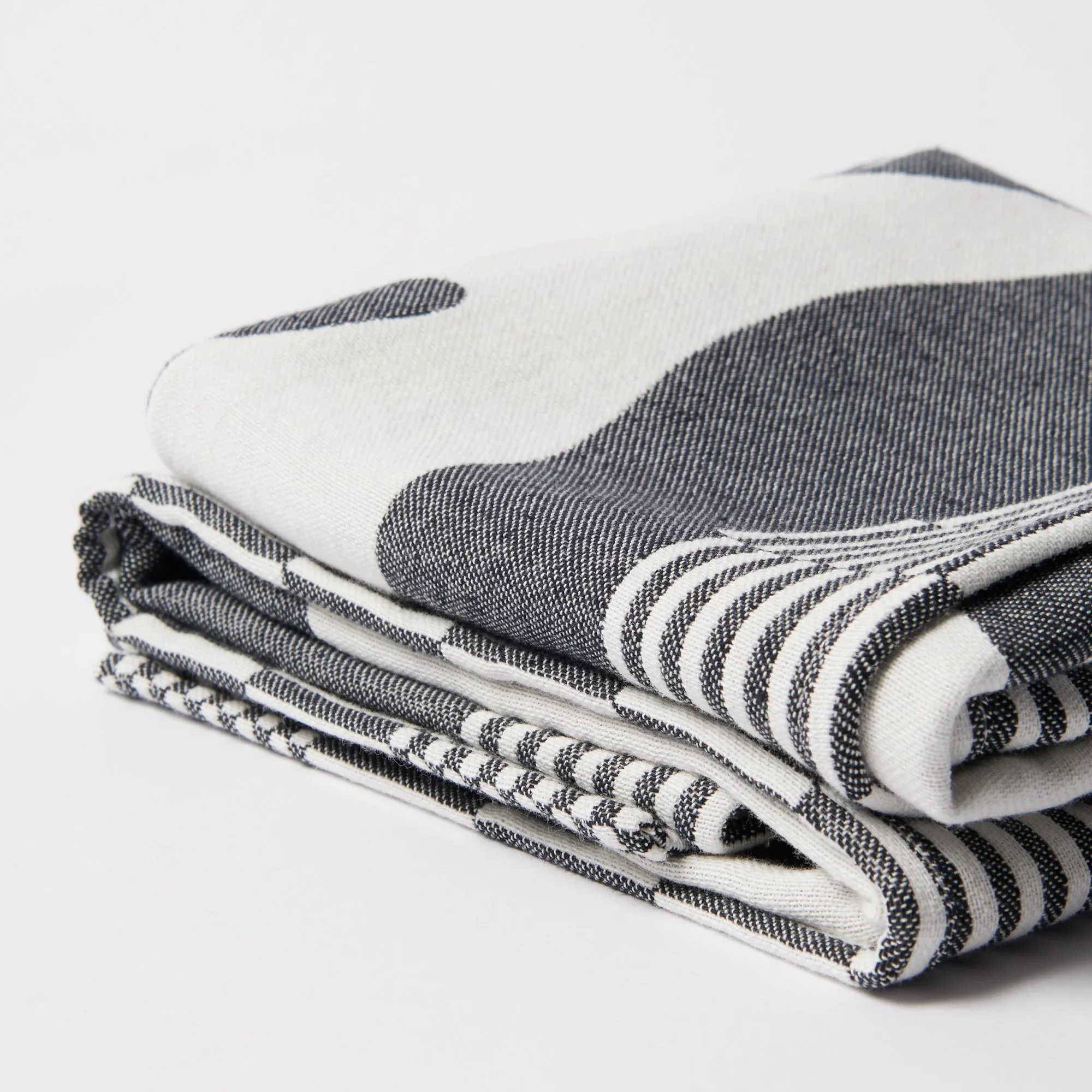 By Parra Infinite Kitchen Bird Towel Set Of 2 - Black - Image 3