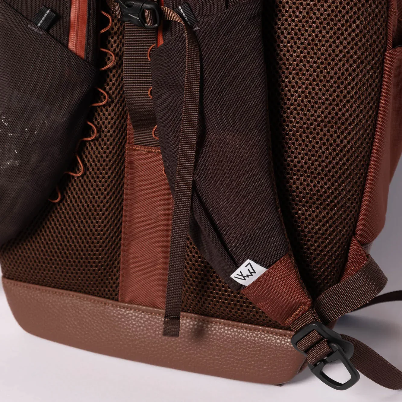 CMF Comfy Outdoor Garment Weekenderz Bag - Mocha - Image 6