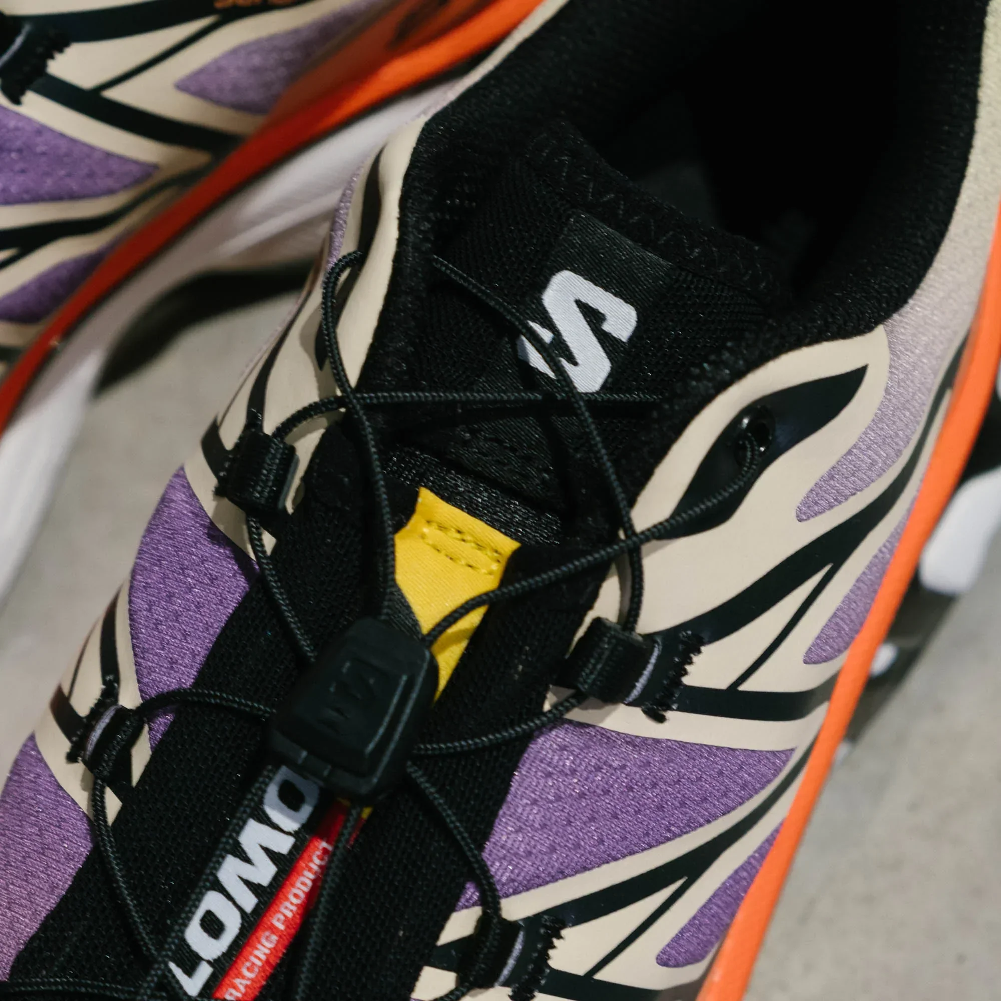 Salomon XT-6 Shoes - Black/Almond Cream/Dragon Fire - Image 4