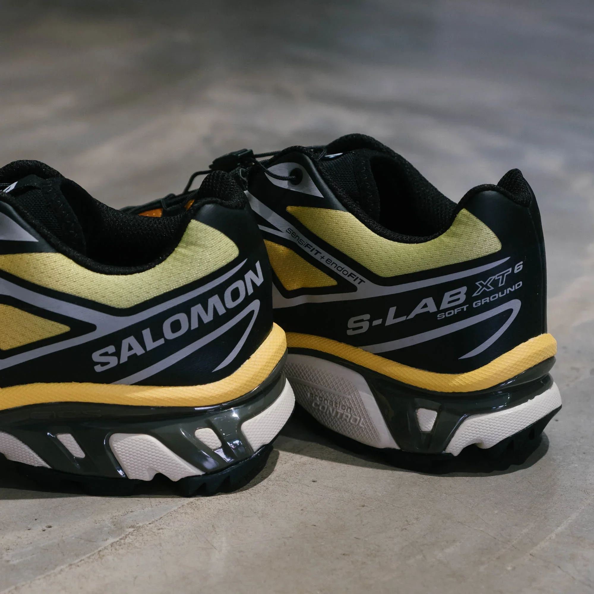 Salomon XT-6 Shoes - Black/Grape Leaf/Beach Ball - Image 2