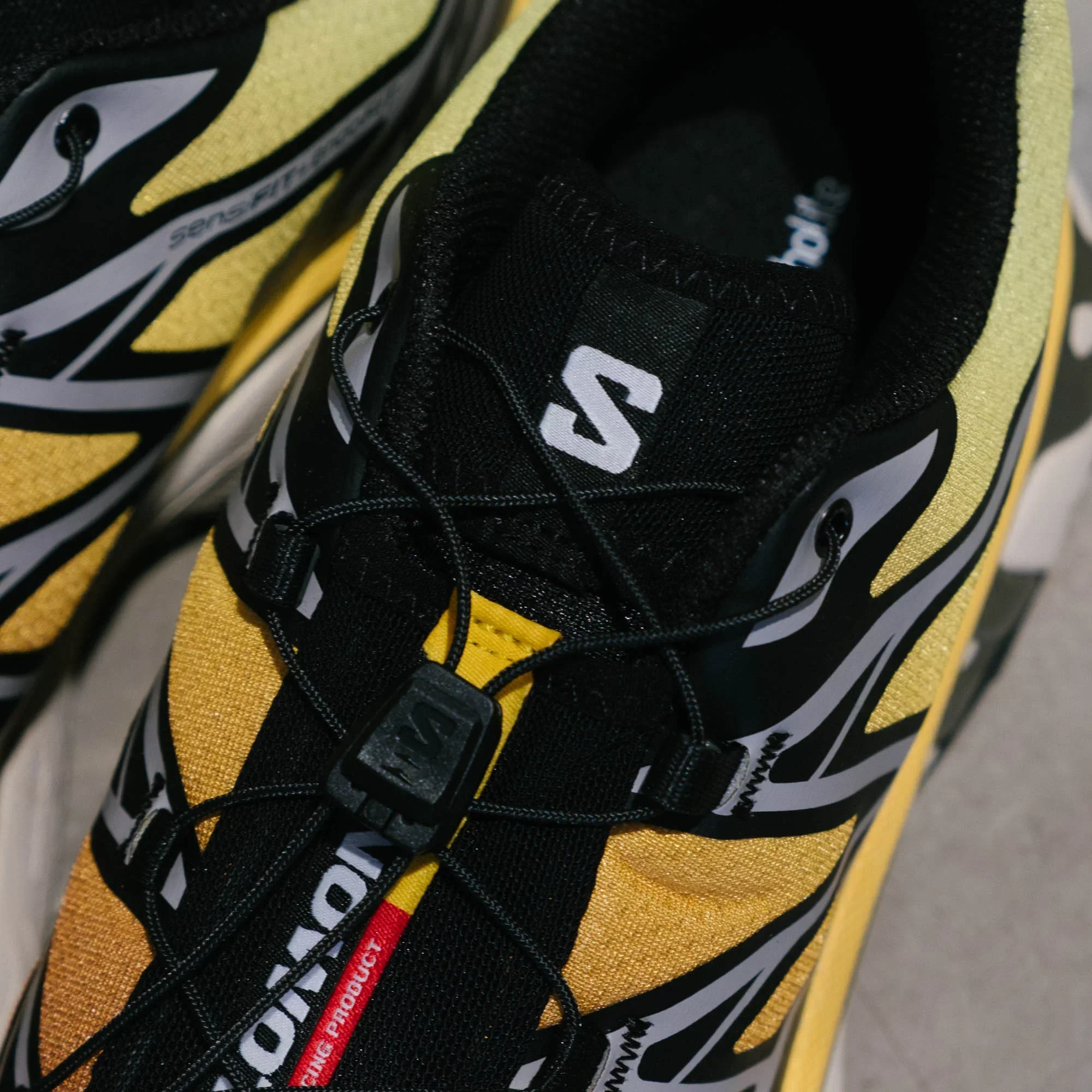 Salomon XT-6 Shoes - Black/Grape Leaf/Beach Ball - Image 5
